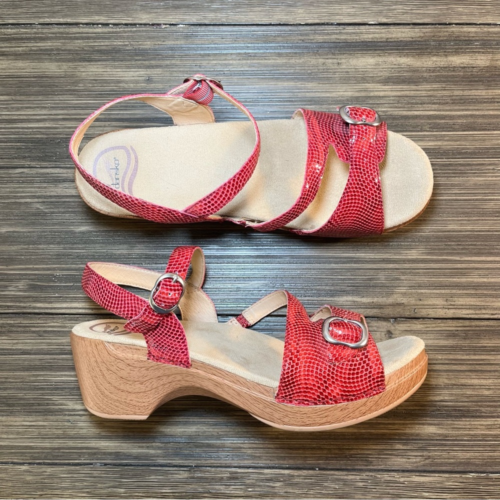 Dansko Women’s Red Leather Sandals Snake Skin Full Grain Sandi Size 42 1…